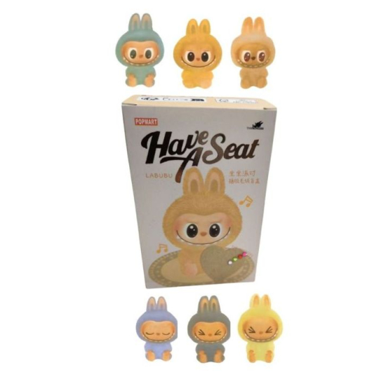 Figurka-brelok-labubu-świeci i wydaje dźwięki Have A Seat