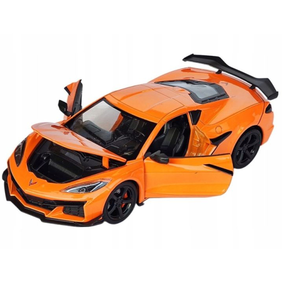 Chevrolet Corvette Z06 2023 model kolekcjonerski 1:24 bok