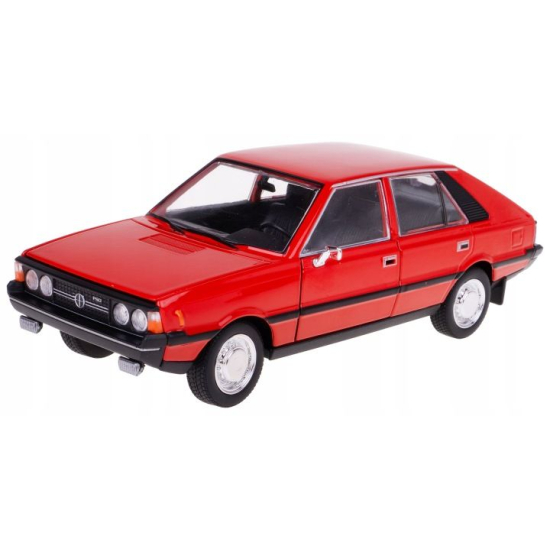 Czerwony model kolekcjonerski FSO Polonez 1:24 – widok z przodu i z boku