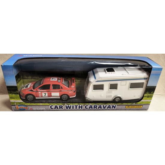 auto metalowe Mitsubishi z przyczepą kampingowa